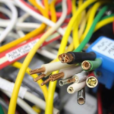 Как подключить люстру с 3 проводами к 2 проводам