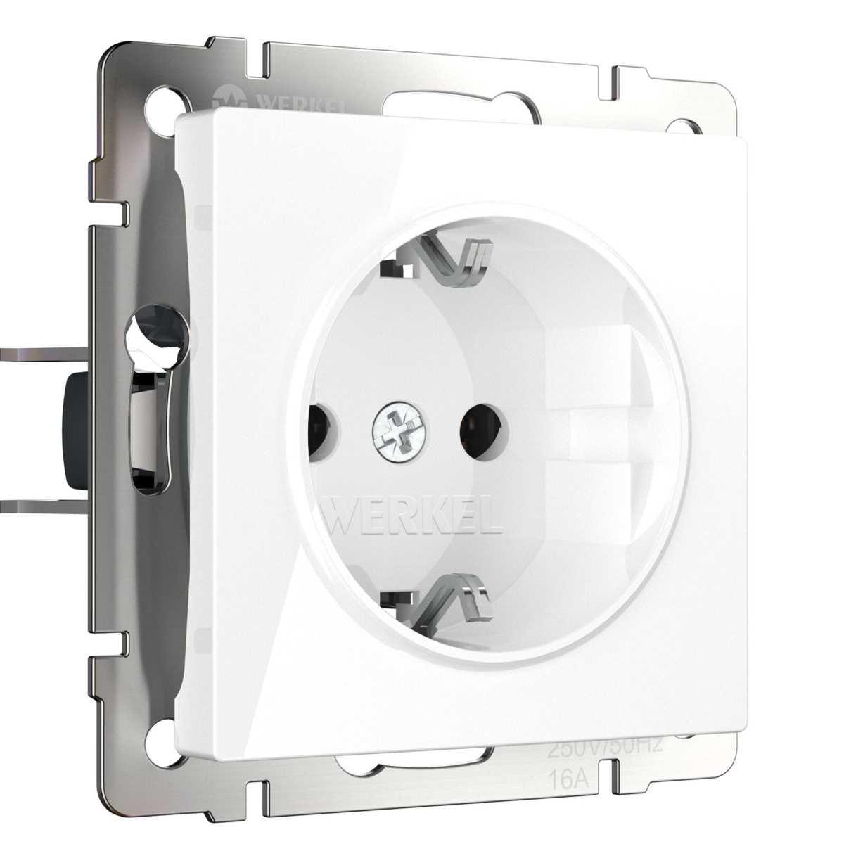 Розетка с заземлением и шторками Werkel белый W1171101 4690389155123