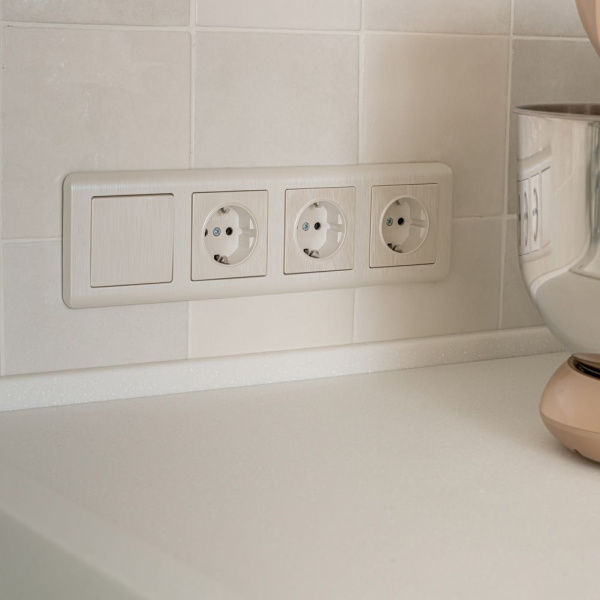 Рамка на 4 поста Werkel Stream перламутровый W0042113 4690389162503