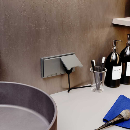 Розетка встраиваемая Voltum S70 с заземлением, защитными шторками и крышкой 16А, (сталь) VLS040305