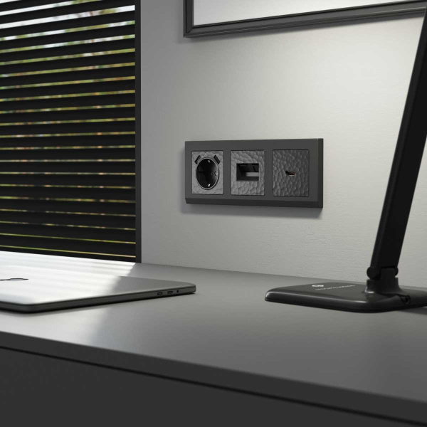 Лицевая панель Werkel Hammer для HDMI черный W1296008 4690389163241