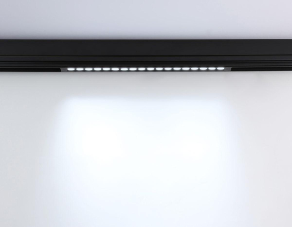 Трековый светодиодный светильник Ambrella Light Track System Magnetic 220V GL1314