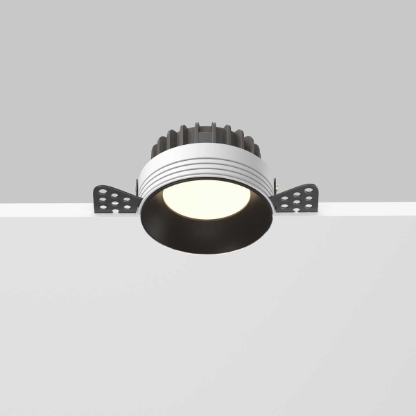 Встраиваемый светильник Maytoni Technical DL055-8W3-4-6K-TRS-B