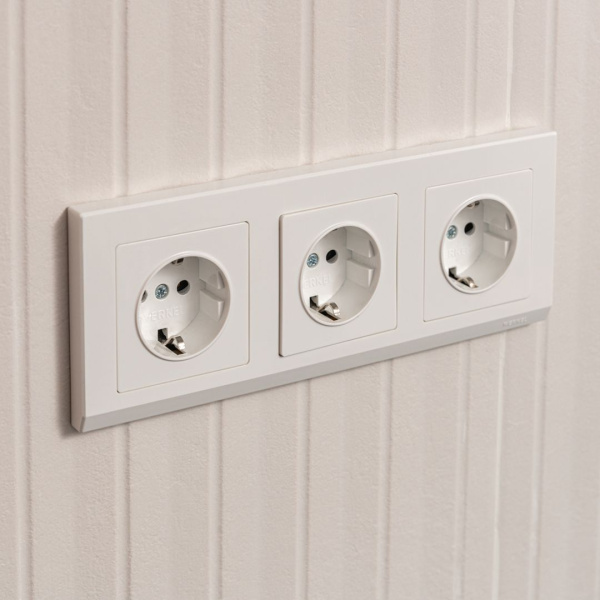 Рамка на 3 поста Werkel Stark белый W0031801 4690389161834