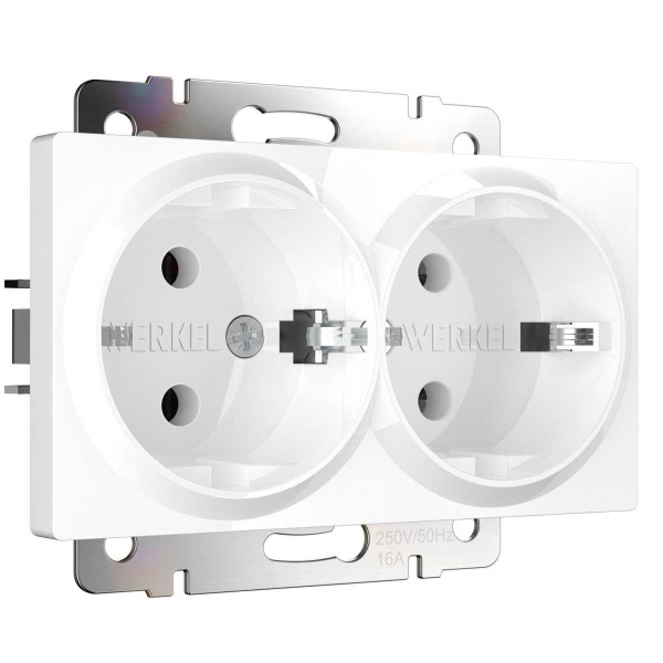 Розетка двойная с заземлением Werkel белый W1172001 4690389155352