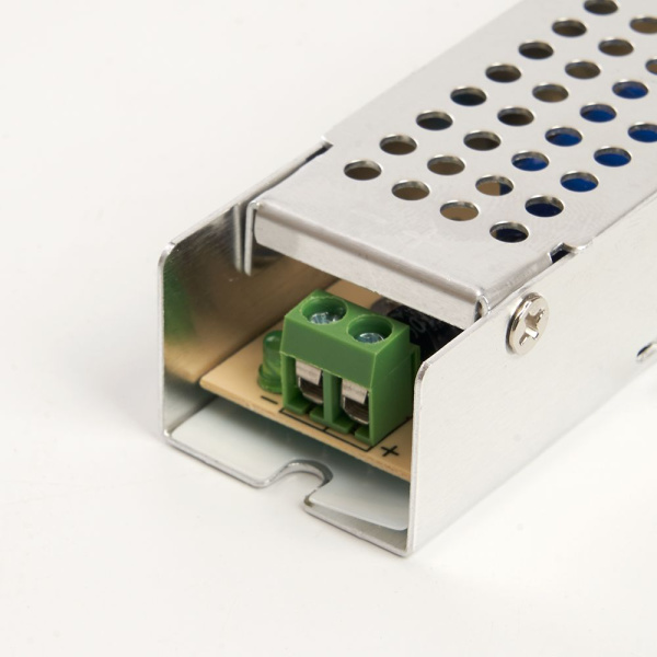 Блок питания для светодиодной ленты Feron LB009 12V 24W IP20 2A 48006