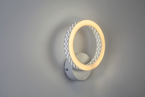 Настенный светильник Escada10240/1LED