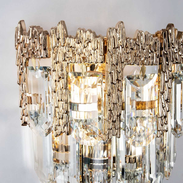 Настенный светильник MODELUX ML.830.260 GD