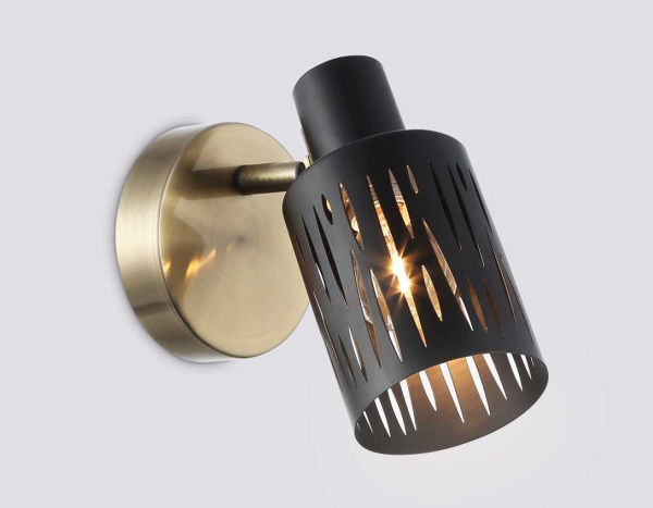 Настенно-потолочный спот Ambrella light TRADITIONAL TR8667