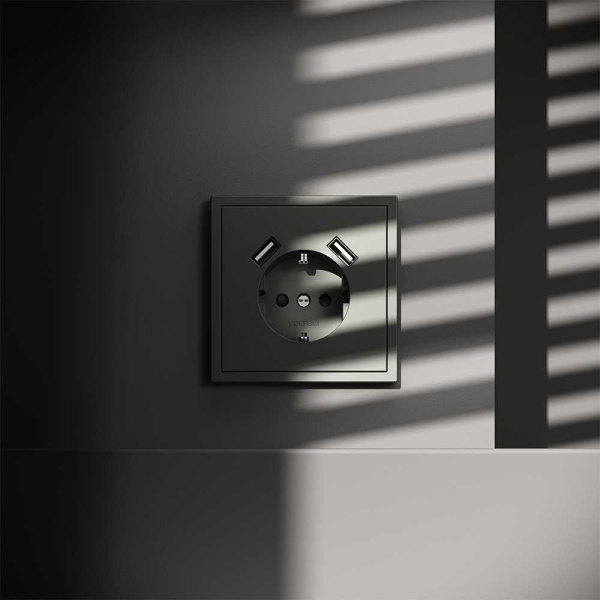 Розетка встраиваемая Voltum S70 с заземлением и защитными шторками, 16А, с USB, A+A, (титан) VLS040406