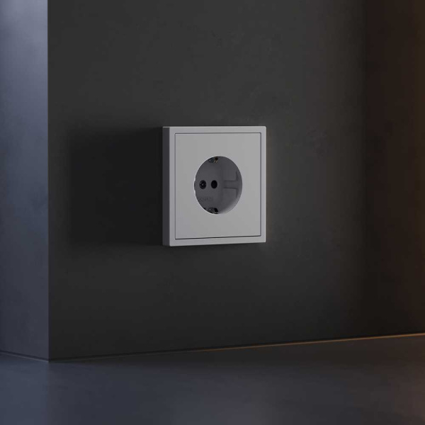 Накладка для розетки с заземлением и защитными шторками, S70 (серый) Voltum VLS000716