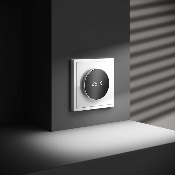 Терморегулятор электронный Voltum S70 с индикацией и датчиком, для теплого пола, (белый глянцевый) VLS070101