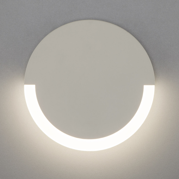 Настенный светодиодный светильник Eurosvet 40147/1 LED белый