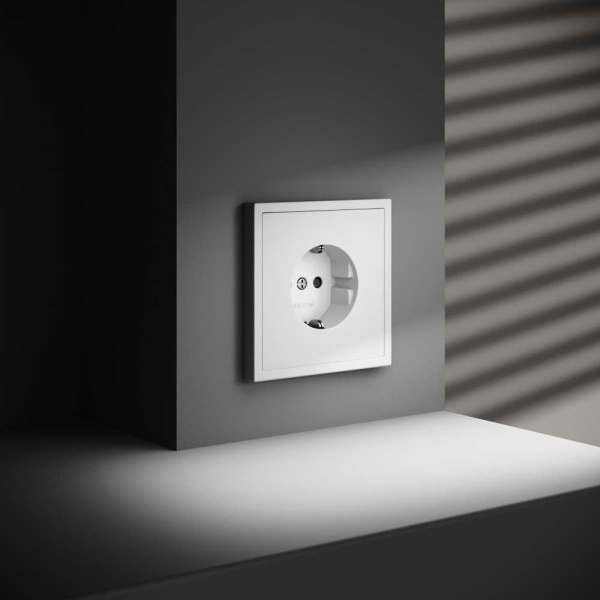 Розетка встраиваемая Voltum S70 с заземлением и защитными шторками, 16А, (белый матовый) VLS040202