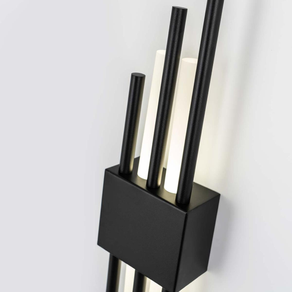 Настенный светодиодный светильник Modelux ML.563.04