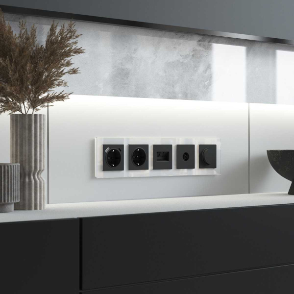 Рамка на 5 постов Werkel Favorit белый W0051101 4690389160080