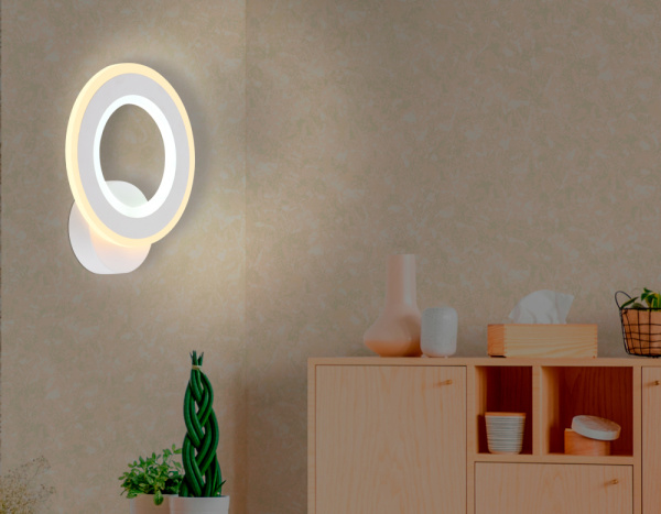 FA8812 Настенный светодиодный светильник FA8812 WH белый 11W 190*220*50