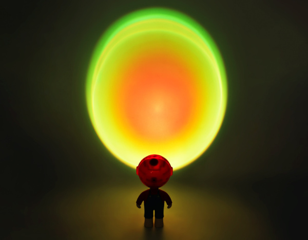 DE8248 Атмосферная светодиодная настольная лампа