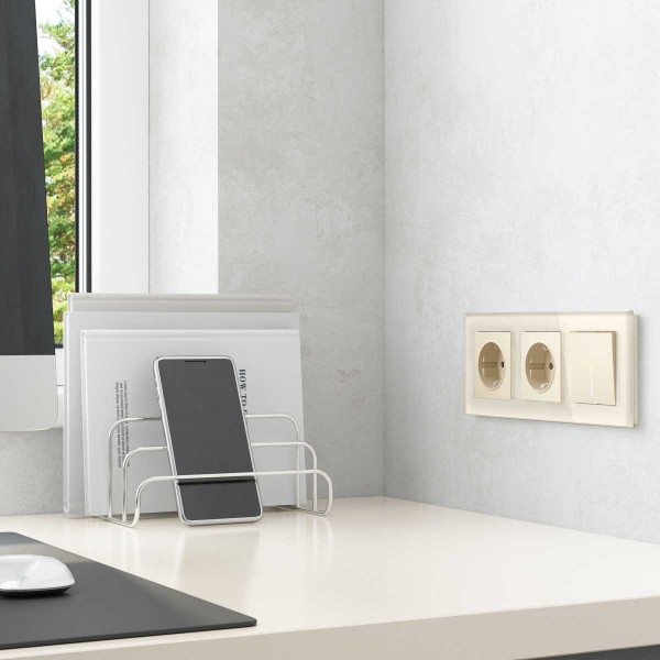 Рамка на 3 поста Werkel Favorit молочный W0031141 4690389183423