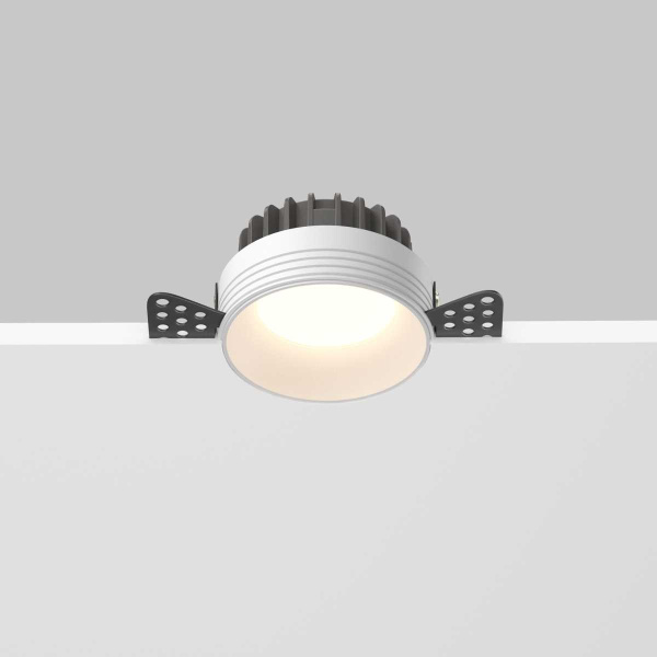 Встраиваемый светильник Maytoni Technical Downlight Okno DL055-8W3-4-6K-TRS-W