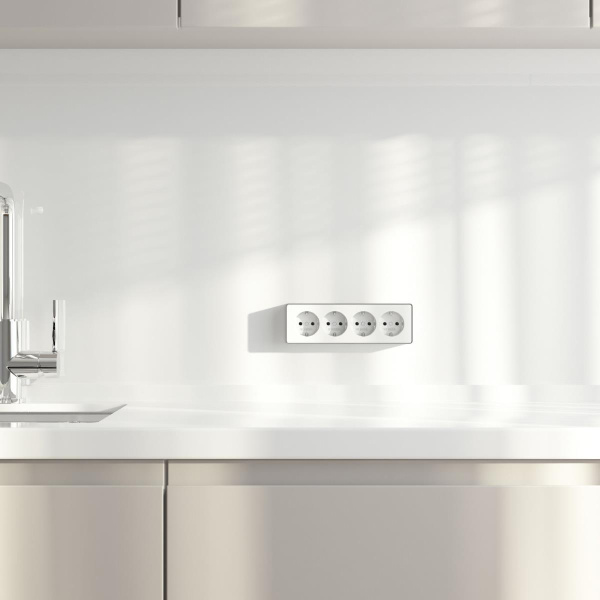 Розетка четверная с заземлением и шторками Gallant Werkel a071252