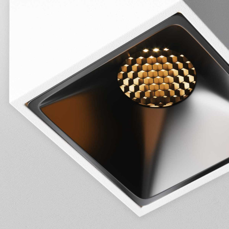 Потолочный светильник Maytoni Technical C065CL-8W2.7K-SQ-WB
